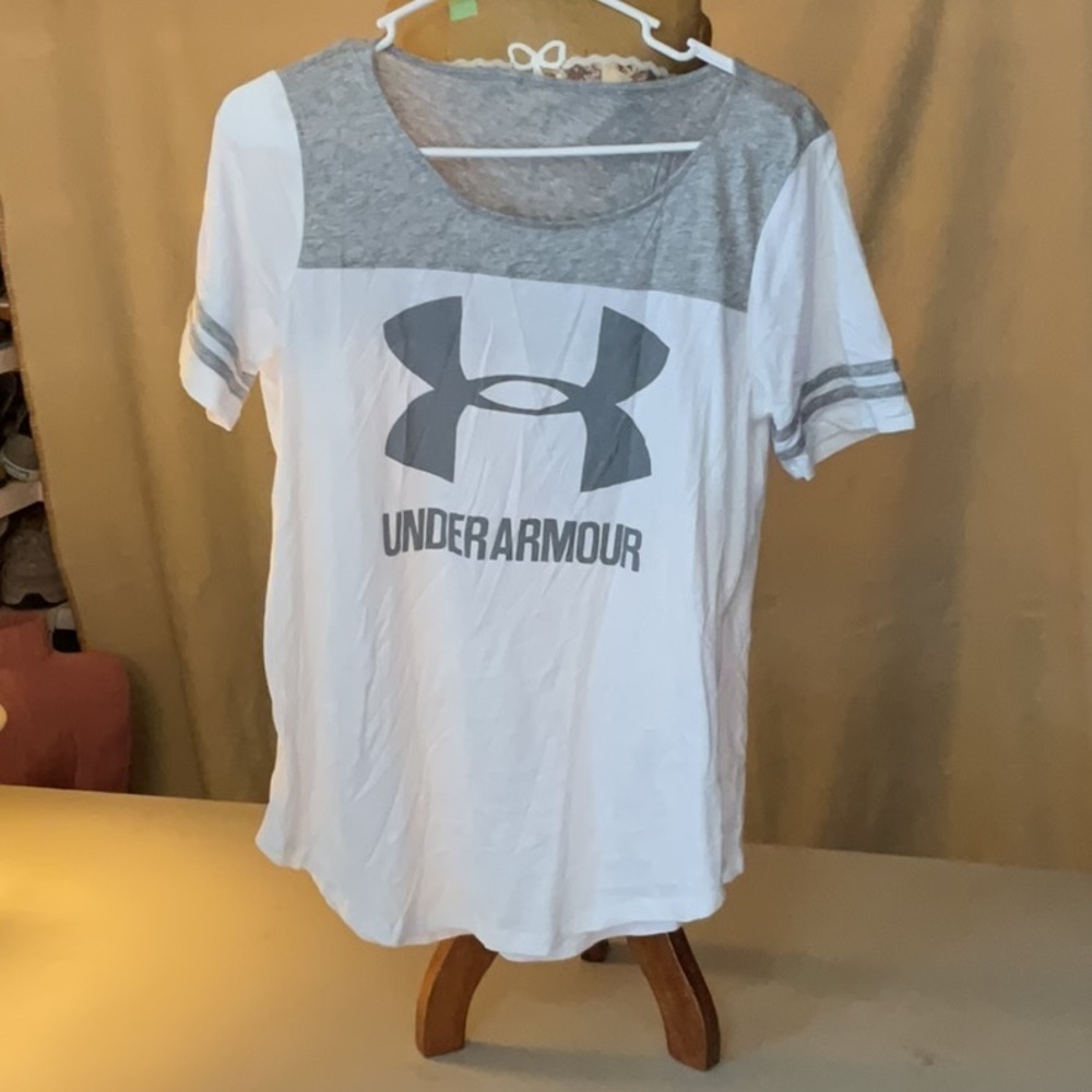 EUC woman’s short sleeve under armour shirt